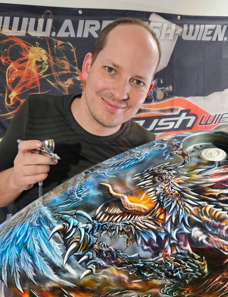 Airbrushkünstler Peter Eichinger
